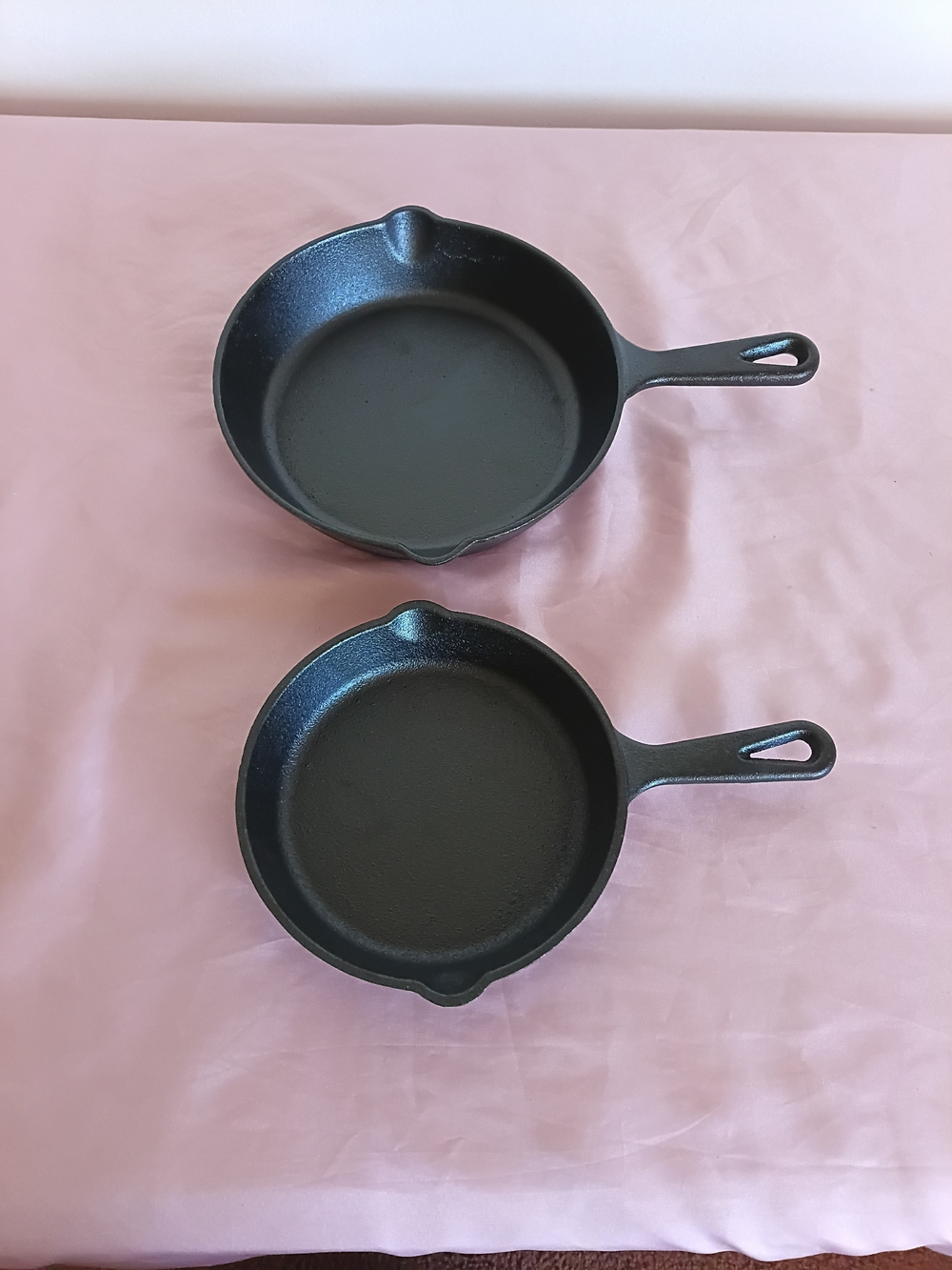 Pre-Seasoned Black Cast Iron Skillets - Set of 2